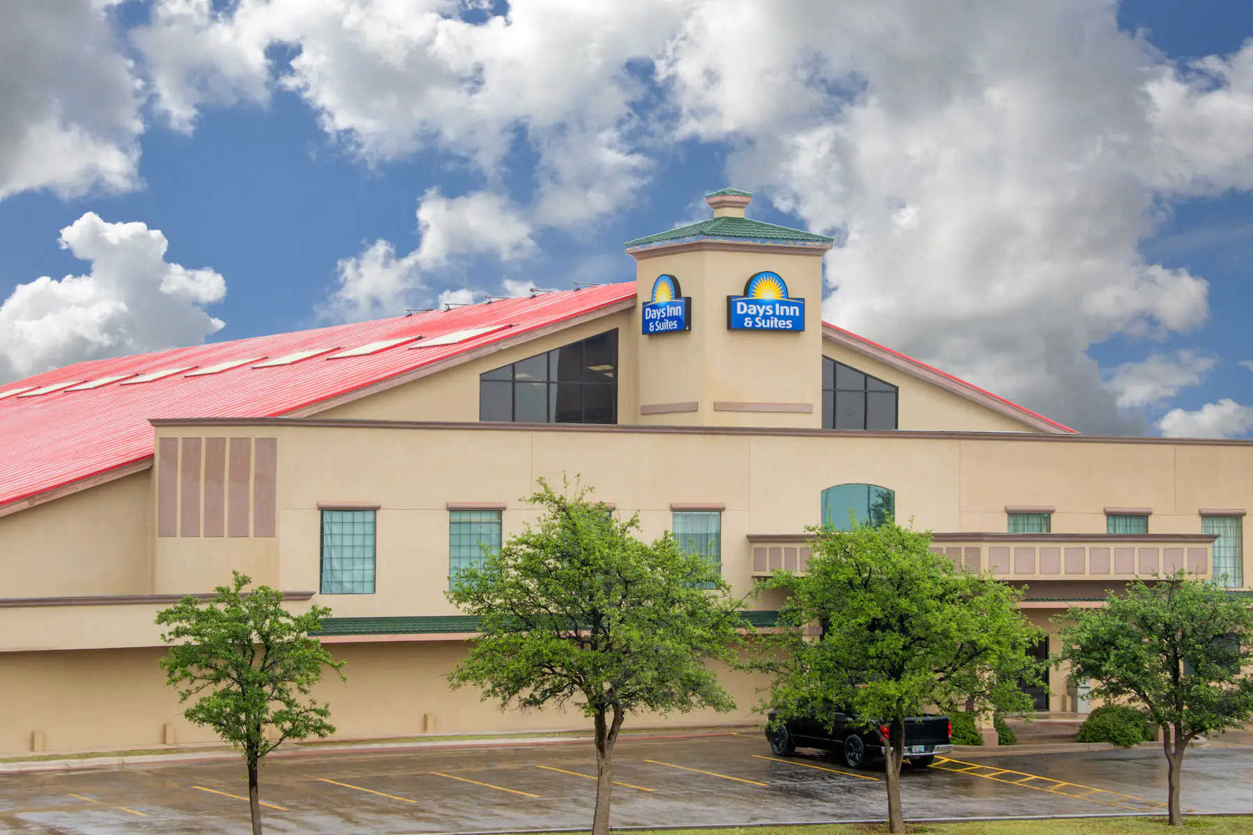 Days Inn & Suites Lubbock South