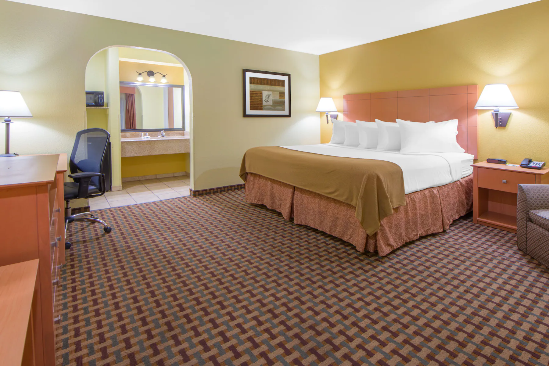 Days Inn & Suites Lubbock South