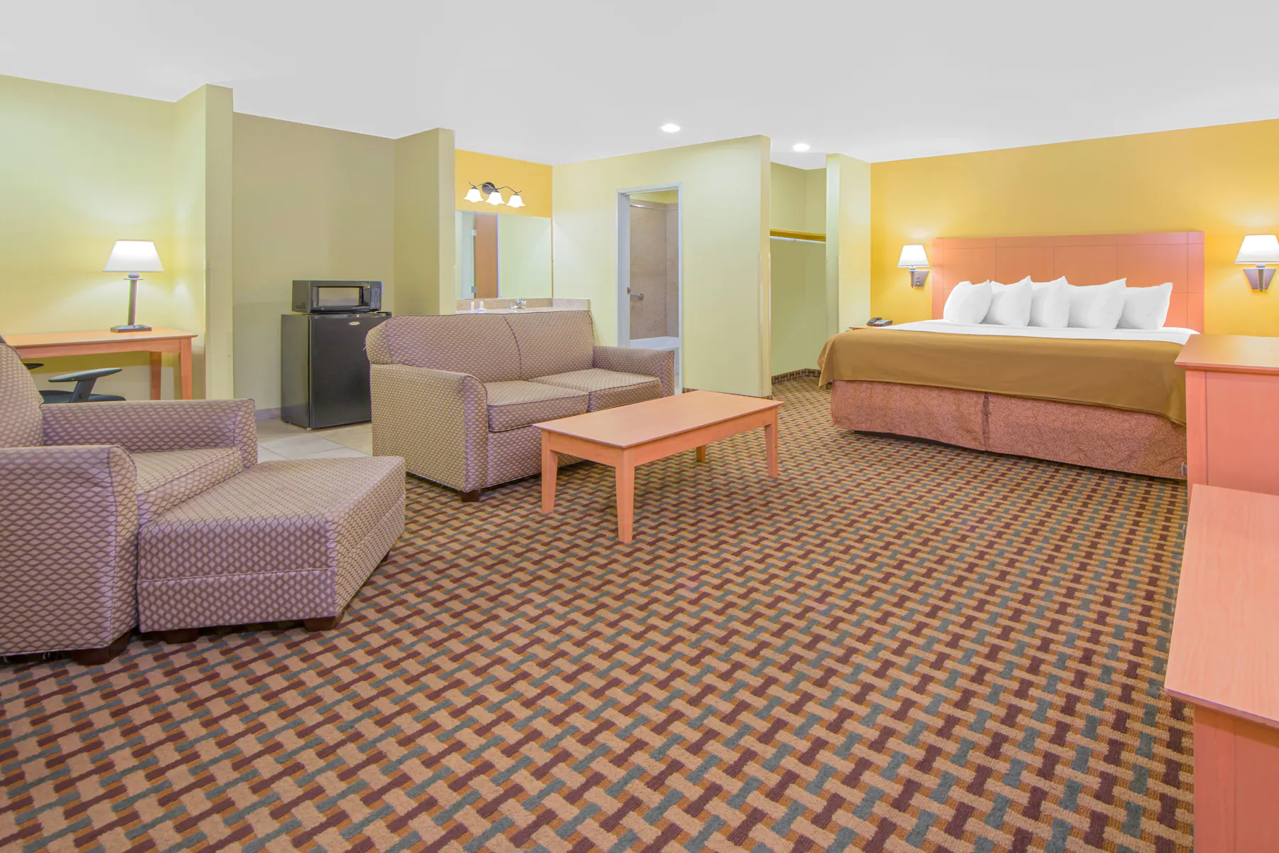 Days Inn & Suites Lubbock South
